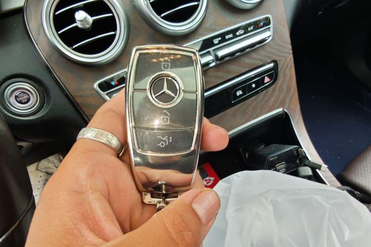 Used Mercedes-Benz GLC 2020 GLC 260 L 4MATIC Luxury Model Vehicle Key