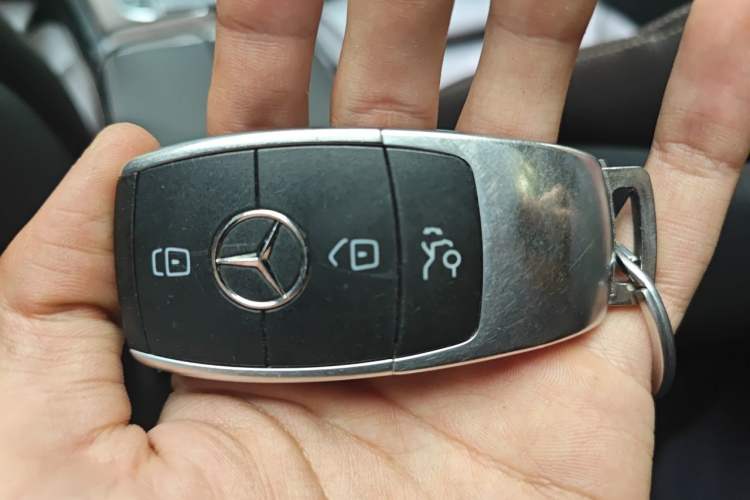 Used Mercedes-Benz GLC 2020 GLC 260 L 4MATIC Luxury Model Vehicle Key