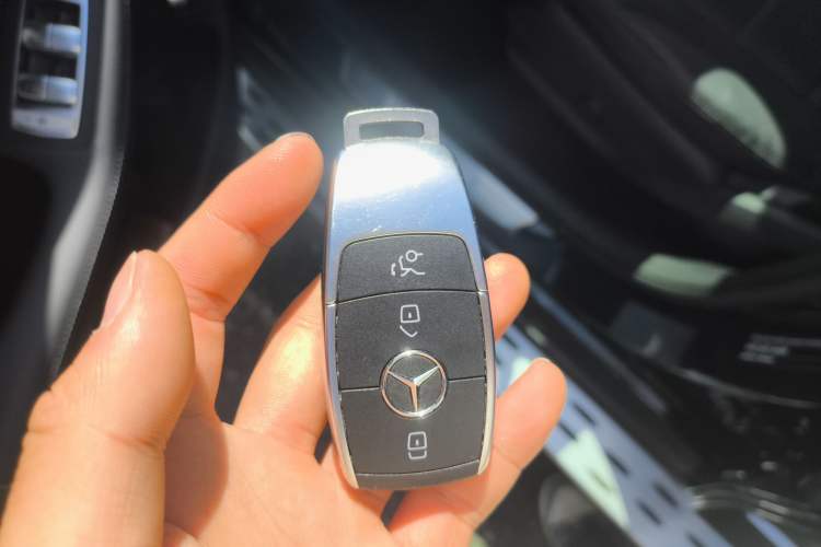 Used Mercedes-Benz GLC 2020 GLC 300 L 4MATIC Dynamic Edition Vehicle Key