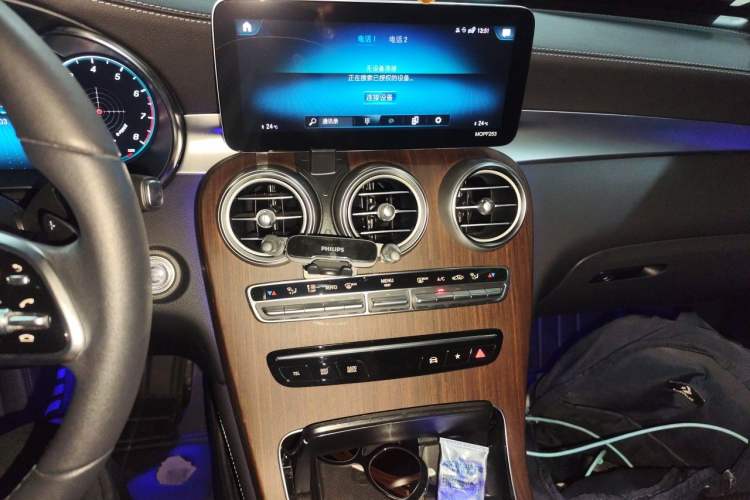 Used Mercedes-Benz GLC 2020 Facelifted GLC 300 L 4MATIC Luxury Edition Audio And AC Panel
