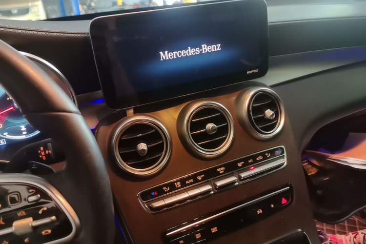 Used Mercedes-Benz GLC 2020 Facelift GLC 300 L 4MATIC Dynamic Edition Audio And AC Panel