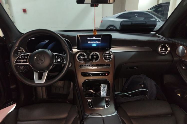 Used Mercedes-Benz GLC 2020 Facelifted GLC 300 L 4MATIC Luxury Edition Center Console