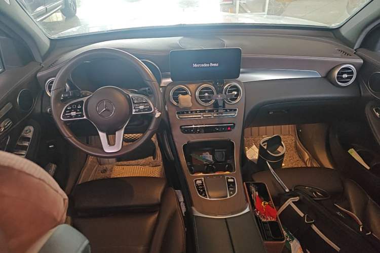 Used Mercedes-Benz GLC 2020 Facelift GLC 300 L 4MATIC Dynamic Edition Center Console