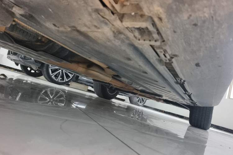 Used Mercedes-Benz GLC 2020 GLC 260 L 4MATIC Luxury Model Chassis Front Left
