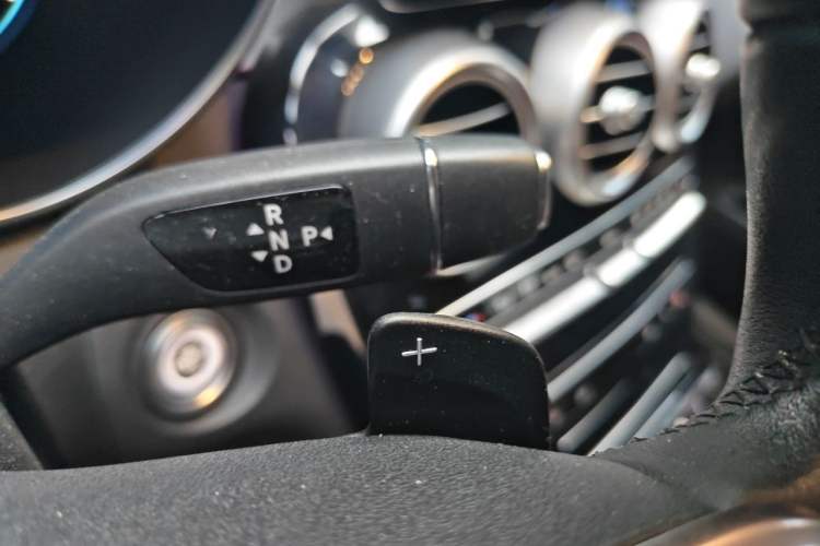 Used Mercedes-Benz GLC 2020 GLC 300 L 4MATIC Dynamic Edition Gear Lever