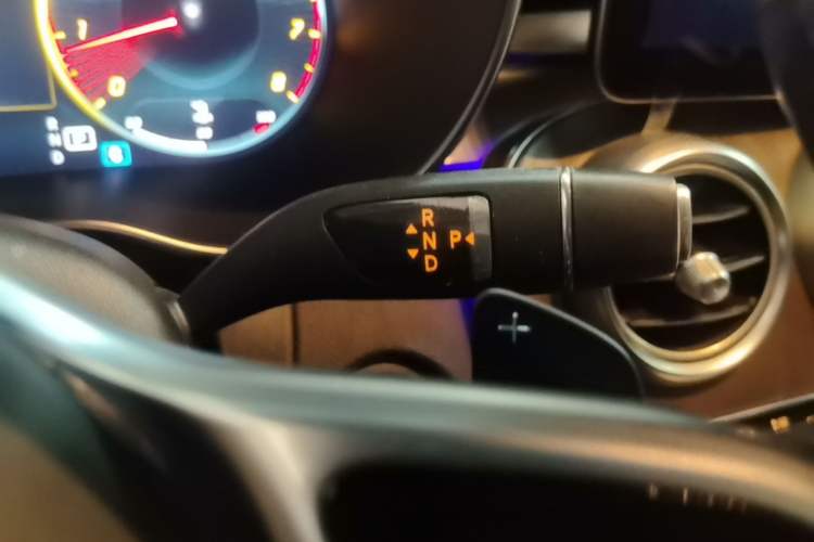 Used Mercedes-Benz GLC 2020 Facelift GLC 300 L 4MATIC Dynamic Edition Gear Lever