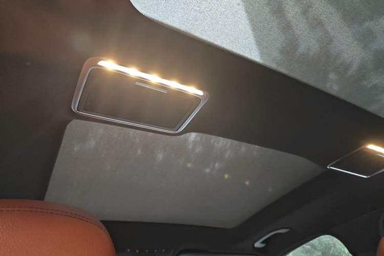 Used Mercedes-Benz GLC 2020 GLC 300 L 4MATIC Dynamic Edition Headliner