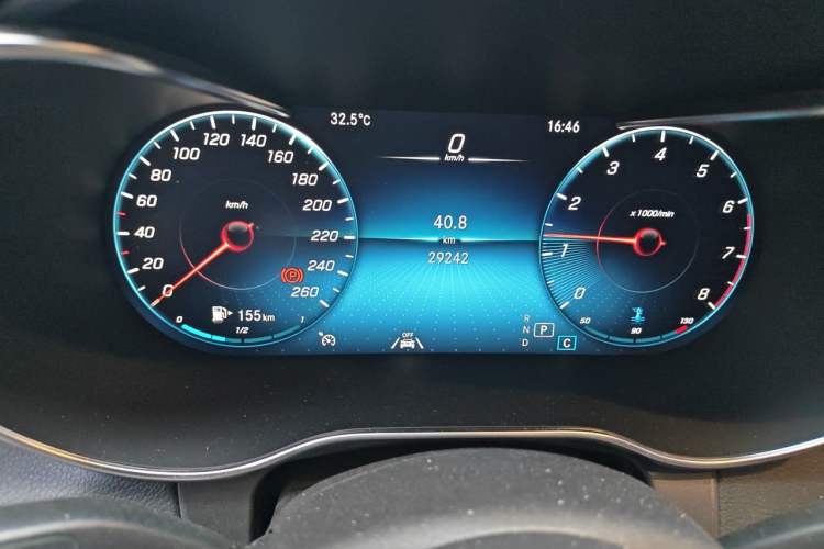 Used Mercedes-Benz GLC 2020 GLC 300 L 4MATIC Dynamic Edition Odometer Close Up