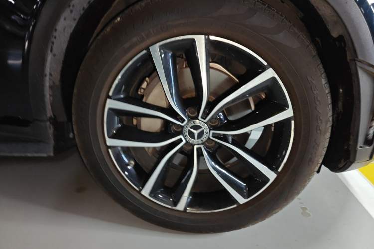 Used Mercedes-Benz GLC 2020 Facelift GLC 260 L 4MATIC Luxury Edition Right Front Wheel Hub