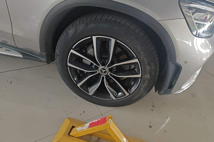 Used Mercedes-Benz GLC 2020 Facelift GLC 300 L 4MATIC Dynamic Edition Right Front Wheel Hub