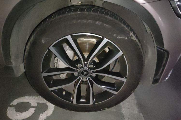 Used Mercedes-Benz GLC 2020 Facelift GLC 260 L 4MATIC Luxury Edition Right Front Wheel Hub