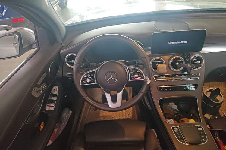 Used Mercedes-Benz GLC 2020 Facelift GLC 300 L 4MATIC Dynamic Edition Steering Wheel