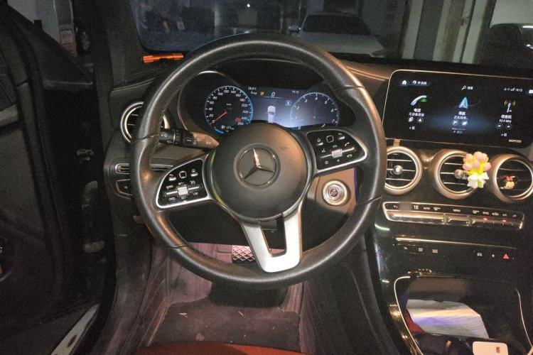 Used Mercedes-Benz GLC 2020 Facelift GLC 260 L 4MATIC Luxury Edition Steering Wheel