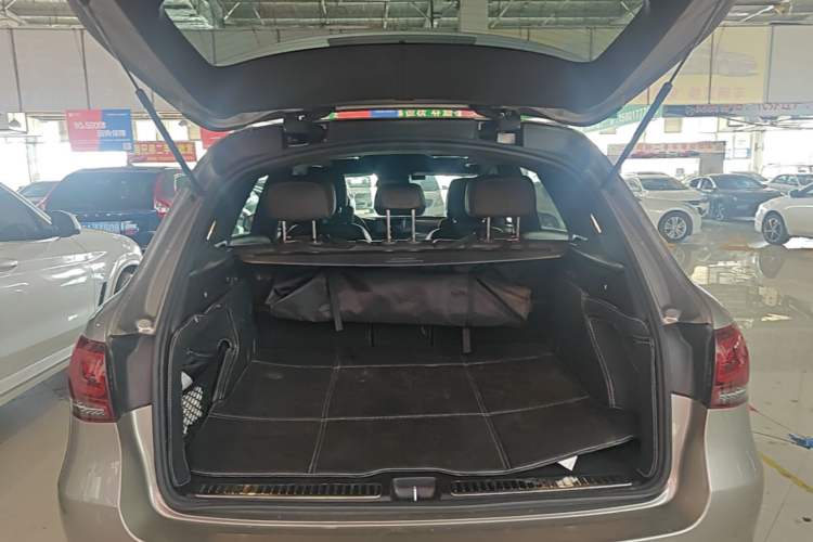Used Mercedes-Benz GLC 2020 Facelift GLC 300 L 4MATIC Dynamic Edition Trunk