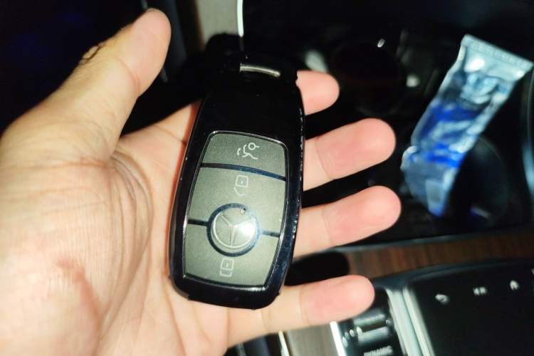 Used Mercedes-Benz GLC 2020 Facelifted GLC 300 L 4MATIC Luxury Edition Vehicle Key