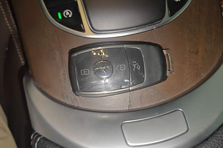 Used Mercedes-Benz GLC 2020 Facelift GLC 300 L 4MATIC Dynamic Edition Vehicle Key