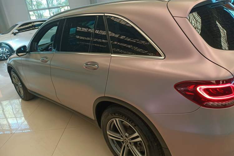 Used Mercedes-Benz GLC 2020 GLC 260 L 4MATIC Luxury Model Exterior 3