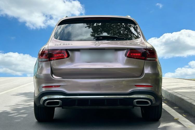 Used Mercedes-Benz GLC 2020 GLC 260 L 4MATIC Luxury Model Exterior 4