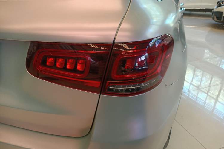 Used Mercedes-Benz GLC 2020 GLC 260 L 4MATIC Luxury Model Exterior 6