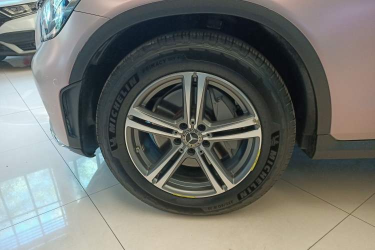 Used Mercedes-Benz GLC 2020 GLC 260 L 4MATIC Luxury Model Exterior 7