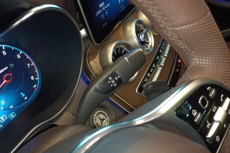 Used Mercedes-Benz GLC 2020 GLC 260 L 4MATIC Luxury Model Gear Lever