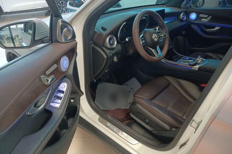 Used Mercedes-Benz GLC 2020 GLC 260 L 4MATIC Luxury Model Interior 3