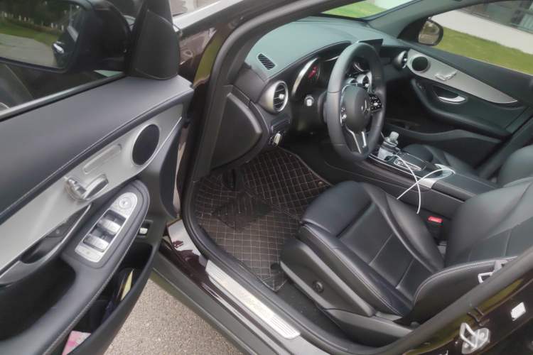 Used Mercedes-Benz GLC 2020 GLC 260 L 4MATIC Dynamic Model Interior 3
