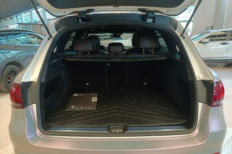 Used Mercedes-Benz GLC 2020 GLC 260 L 4MATIC Luxury Model Trunk