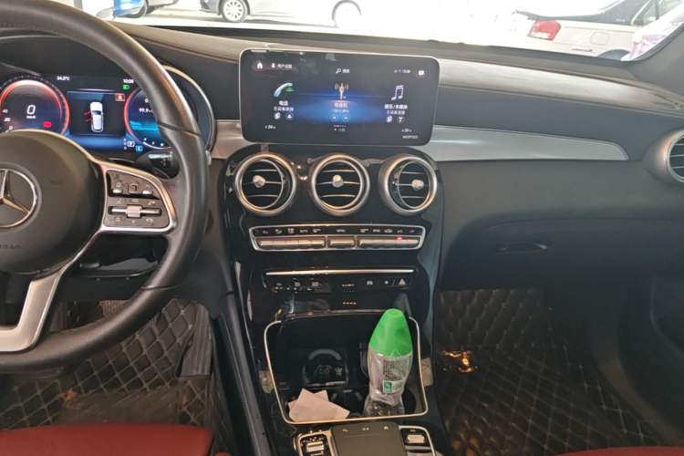 Used Mercedes-Benz GLC 2020 Facelifted GLC 260 L 4MATIC Dynamic Edition Audio And AC Panel