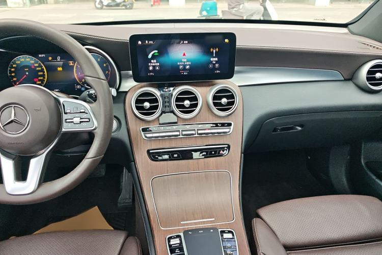 Used Mercedes-Benz GLC 2020 Facelift GLC 300 L 4MATIC Dynamic Edition Audio And AC Panel