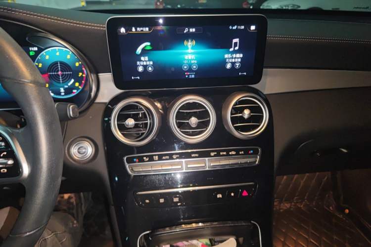 Used Mercedes-Benz GLC 2020 Facelifted GLC 260 L 4MATIC Dynamic Edition Audio And AC Panel