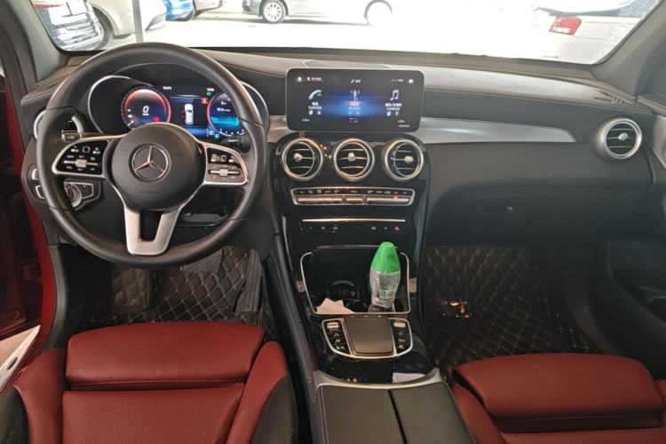 Used Mercedes-Benz GLC 2020 Facelifted GLC 260 L 4MATIC Dynamic Edition Center Console