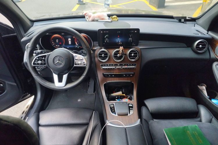 Used Mercedes-Benz GLC 2020 Facelifted GLC 300 L 4MATIC Luxury Edition Center Console