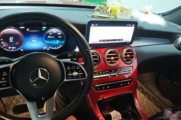 Used Mercedes-Benz GLC 2020 Facelift GLC 260 L 4MATIC Luxury Edition Center Console