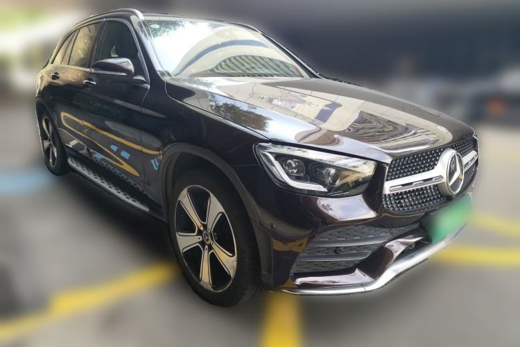 Used Mercedes-Benz GLC 2020 Facelifted GLC 300 L 4MATIC Luxury Edition Front Right 45 Deg