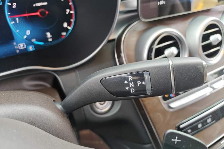 Used Mercedes-Benz GLC 2020 GLC 260 L 4MATIC Luxury Model Gear Lever