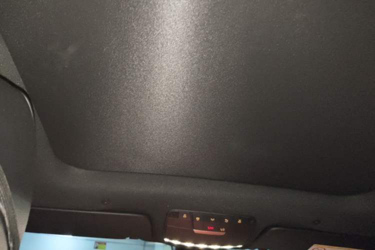 Used Mercedes-Benz GLC 2020 Facelift GLC 260 L 4MATIC Luxury Edition Headliner