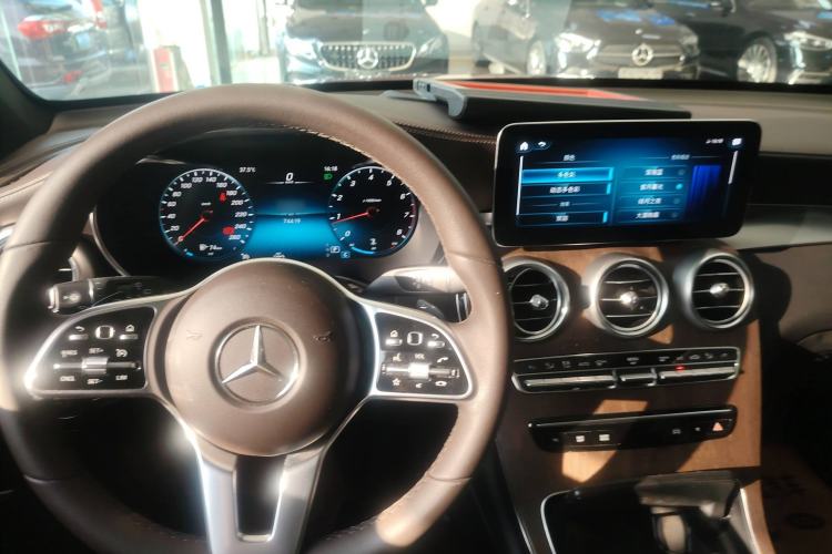 Used Mercedes-Benz GLC 2020 Facelift GLC 300 L 4MATIC Dynamic Edition Interior 2