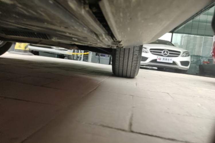 Used Mercedes-Benz GLC 2020 GLC 260 L 4MATIC Luxury Model Left Side Sill