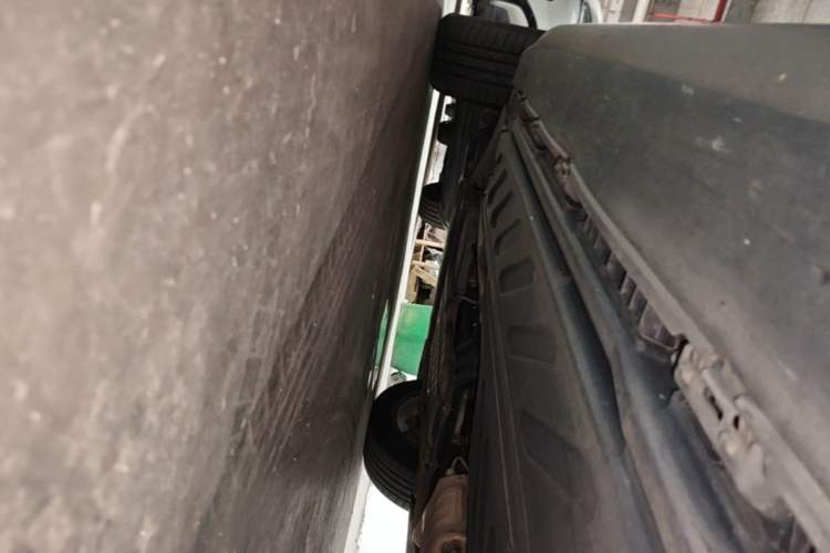 Used Mercedes-Benz GLC 2020 Facelift GLC 260 L 4MATIC Luxury Edition Left Side Sill