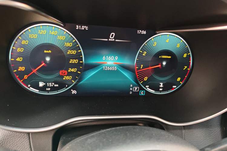 Used Mercedes-Benz GLC 2020 Facelifted GLC 260 L 4MATIC Dynamic Edition Odometer Close Up