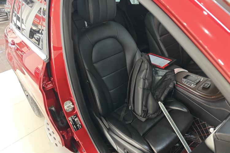 Used Mercedes-Benz GLC 2020 Facelift GLC 260 L 4MATIC Luxury Edition Right Front Seat