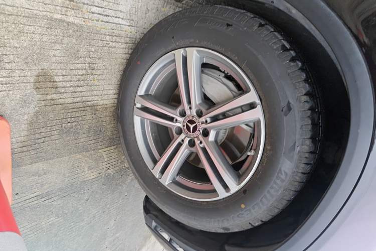 Used Mercedes-Benz GLC 2020 GLC 260 L 4MATIC Luxury Model Right Front Wheel Hub