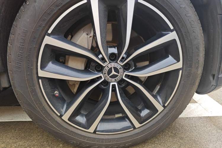 Used Mercedes-Benz GLC 2020 GLC 300 L 4MATIC Dynamic Edition Right Front Wheel Hub