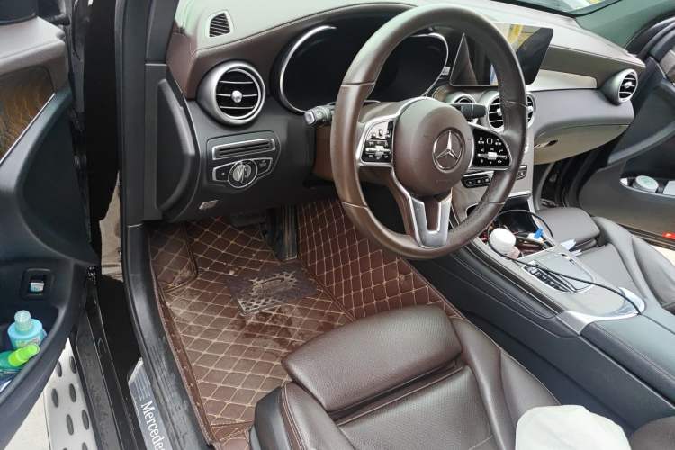 Used Mercedes-Benz GLC 2020 GLC 260 L 4MATIC Luxury Model Steering Wheel