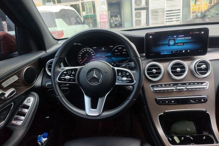 Used Mercedes-Benz GLC 2020 GLC 260 L 4MATIC Luxury Model Steering Wheel