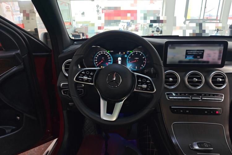 Used Mercedes-Benz GLC 2020 Facelift GLC 260 L 4MATIC Luxury Edition Steering Wheel