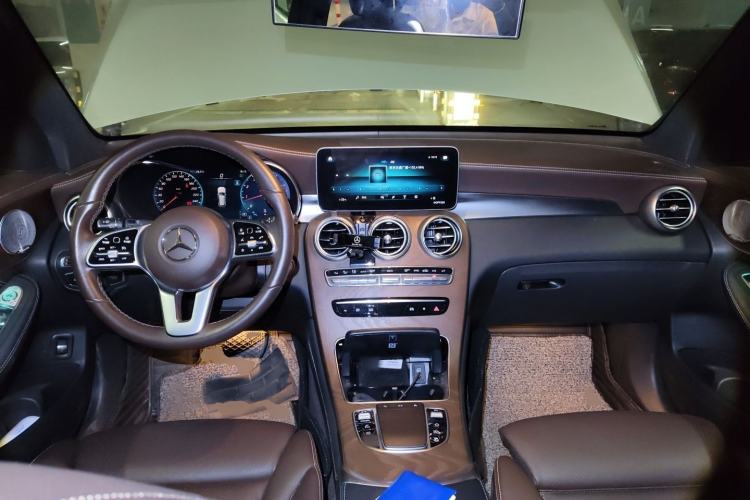 Used Mercedes-Benz GLC 2020 GLC 300 L 4MATIC Dynamic Edition Center Console