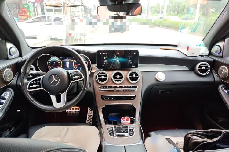 Used Mercedes-Benz GLC 2020 Facelift GLC 300 L 4MATIC Dynamic Edition Center Console