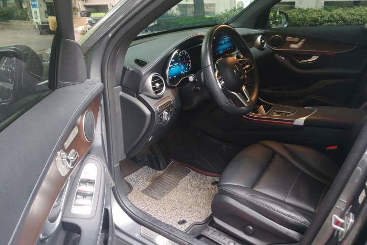 Used Mercedes-Benz GLC 2020 Facelift GLC 300 L 4MATIC Dynamic Edition Driver Seat
